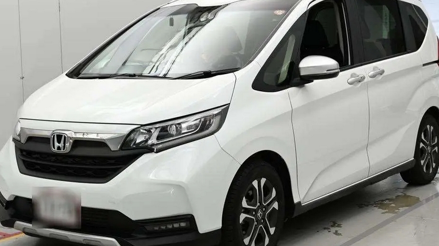 Honda Freed 2022 CROSSTAR продаю