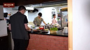 «Есть что поесть?»