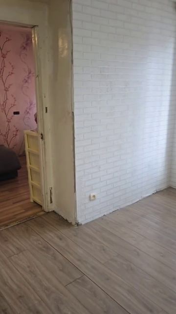 Эксклюзивно продается двухкомнатная квартира в хорошем районе с развитой инфраструктурой