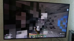 Александр играет. Нашли шахту с скилетами.mp4