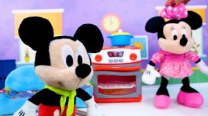 День рождения Минни Маус  Сюрприз от Микки и семейный обед