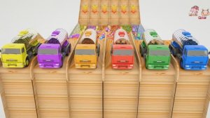 Учим цвета с помощью резервуара для воды в виде шара для боулинга - деревянноя горка для грузовика