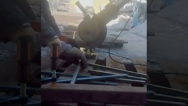 Пиление (резка) профильной трубы КПМ