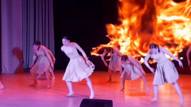 Хореографический коллектив "Фантазия" - "Небо в огне" 09.10.2024 смотреть онлайн