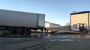 Вятич, Киров- погрузка напитками на СПБ