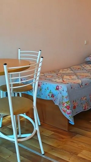 ЕЙСК: ОБЗОР НОМЕРА КОМФОРТ ДЛЯ 3 ГОСТЕЙ У ПЛЯЖА