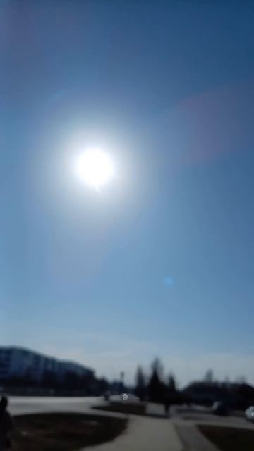 Вот круто когда есть солнечные очки Если солнце сильно светит