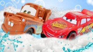 МУЛЬТИКИ ПРО МАШИНКИ 🚗 МОЛНИЯ МАКВИН ЗА ГРАНЬЮ ОБГОНА. К ЧЕМУ ПРИВЕДЁТ НА ЭТО РАЗ ЕГО АВАНТЮРА