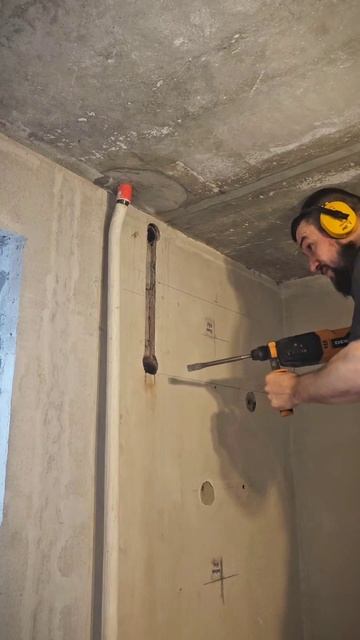 закладка трассы для кондиционера через лоджию #монтажкондиционера #сплитсистема #нск