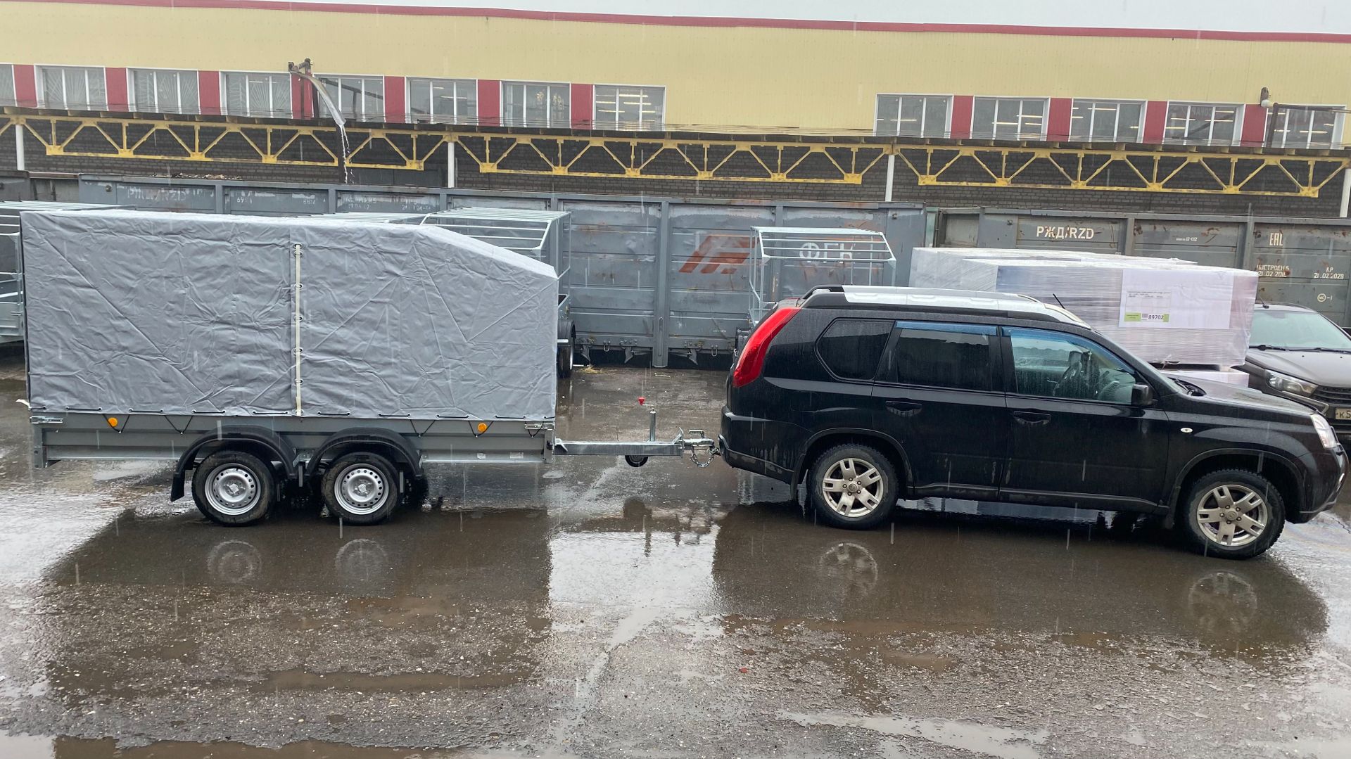 Отгрузка двухосного прицепа на 4-х лист рессорах 3,5 на 1,5  в сцепке с X-Трейлом