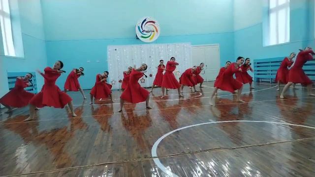 Хореографический коллектив "Фантазия" - "Встанем" 27.04.2024 смотреть онлайн