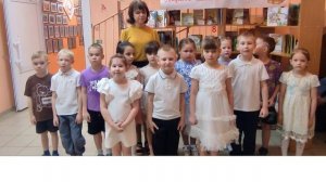 Нас поздравляют совсем юные читатели, воспитанники МБДОУ "Детский сад "Колосок"
