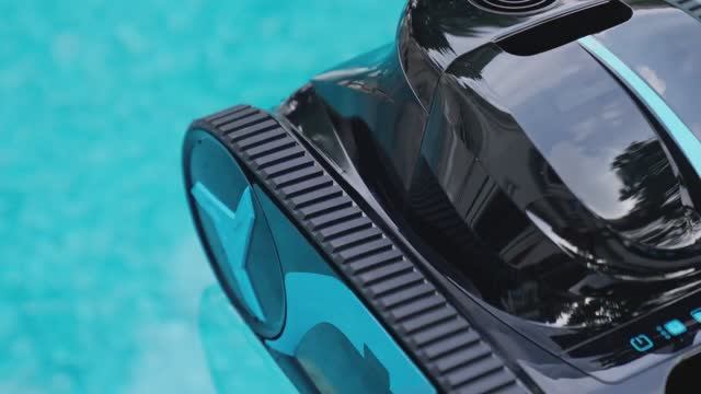 Демонстрация. Робот пылесос беспроводной аккумуляторный Robotic Pool Cleaner AI-Wireless M60.