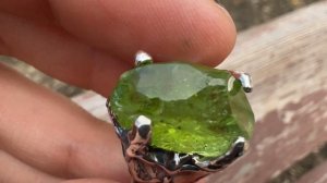 Кольцо с хризолитом