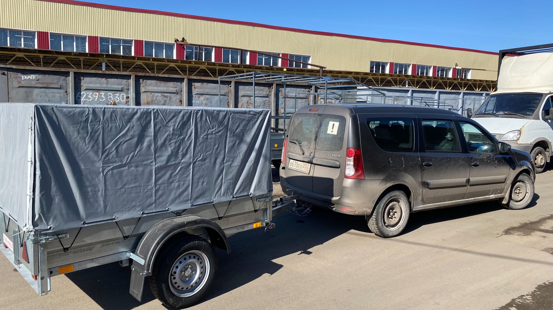 Отгрузка дачного прицепа ТОВАРИЩ 2м на 1,3м с метровым тентом в сцепке с Ларгусом! Трейлер-Чеб