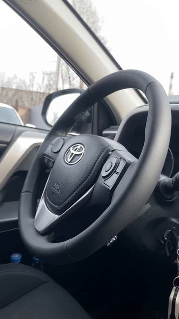 Toyota RAV4 XA40. Перетяжка руля