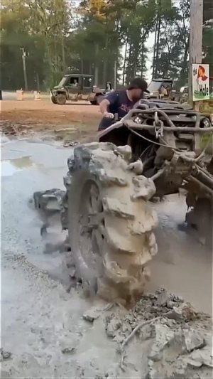 Вот это звеpь получился из квадроциклa.