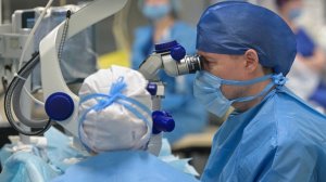 Российские врачи впервые спасли пациента от слепоты после отравления метанолом