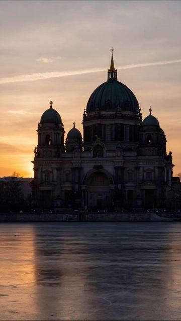 Закат над берлинским собором #Берлин #Соборы #Природа