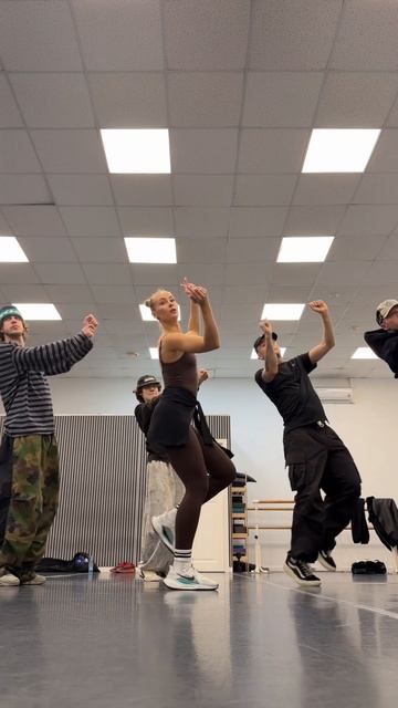 Я одна среди них всех