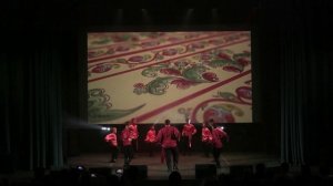 От топота копыт