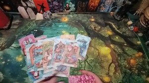 Кого он выберет в любовном треугольнике?