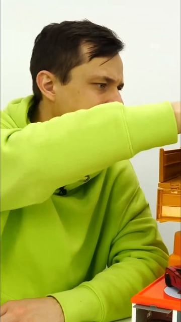 Пока Федя чинит авто Бен 10 управляет бульдозером  длядетей машинкидлядетей игрушкидлядетей