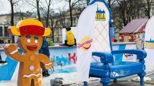 Фигуры имбирный пряник и трон для ярмарки из стеклопластика. г. Санкт-Петербург.