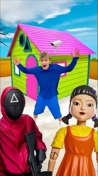 SQUID GAME HOUSE vs GUARDS A4!!