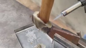 Топор больше НЕ СЛЕТИТ! Как правильно насадить топор на топорище 🔥