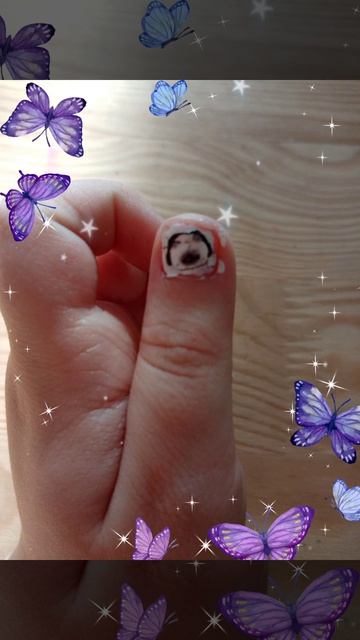 Я сделала маникюр себе и маме