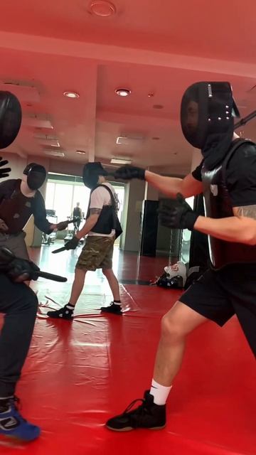 Обратный колющий. Всем хороших выходных и продуктивных тренировок.