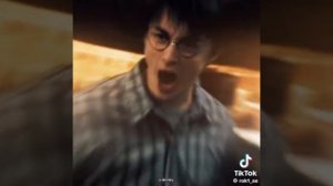 Гарри Поттер  😍
 видео не мое посмотрите пожалуйста закреплены комментарии🥺