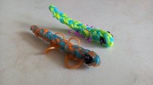 Плетение ящерки из резиночек