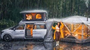 Кемпинг в сильный дождь в теплом и удобном кемпере. Кемпинг в лесу