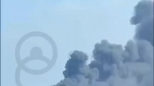 Иран атаковал 🇺🇸 танкер в Ормузском проливе,после чего он полностью сгорел