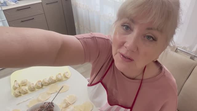 С утра в теплице// пельмени на ужин// 🤗❤️