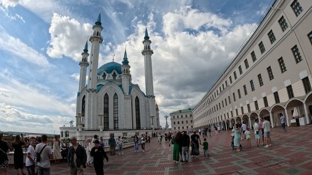 «Кул-Шариф» — главная джума-мечеть республики Татарстан и города Казани.