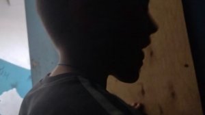 гуляли с другом по лесинкам ппц страшно было,был какой то мужик он четко пичатал