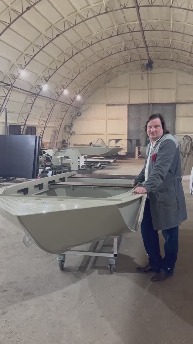 Лодка из полипропилена Стрежень 410-С - обзор