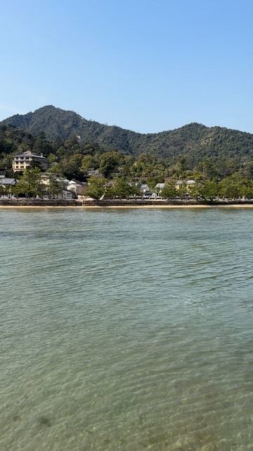 Знаменитые Тории на острове Ицукусима.