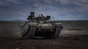 Экипаж БМПТ "Терминатор" проходит боевое слаживание на полигоне.