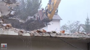 😵 Bank wird platt gemacht： CAT 352 UHD m. Sortiergreifer und Schere, Weinstadt, 2026. Teil 4