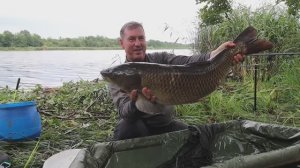 Бешенные поклёвки больших Амуров! Прикормил место и рыба подошла!