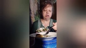 Мукбанг и болтовня бабы стали злыми