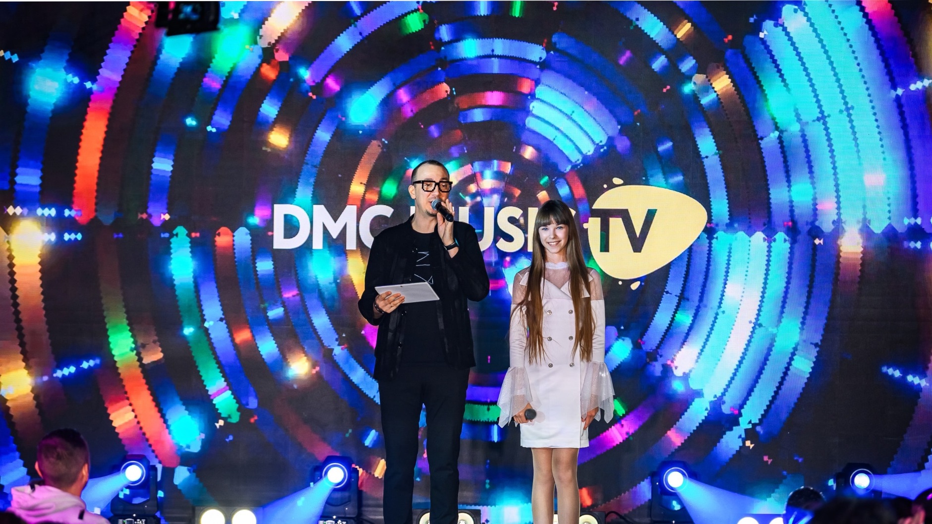 Два дня съемок новогоднего концерта « Новогодняя ночь DMC Music Tv». В ГлавКино.