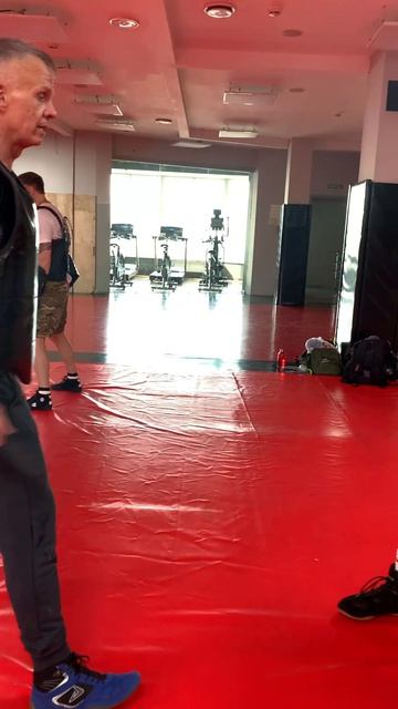 Постановка обратного колющего удара.