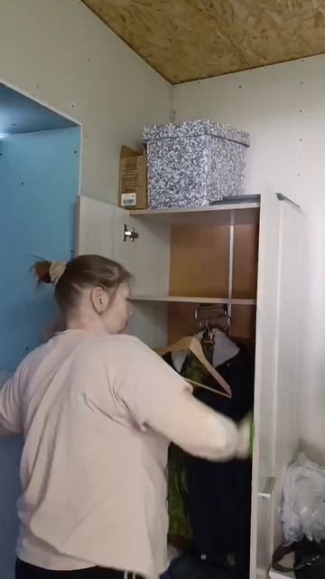 уборка в деревенском доме, уборка в шкафу