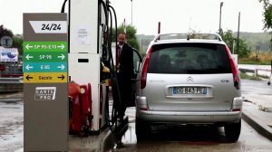 В Европе цены на бензин ставят рекорды, сотням предприятий грозит банкротство.