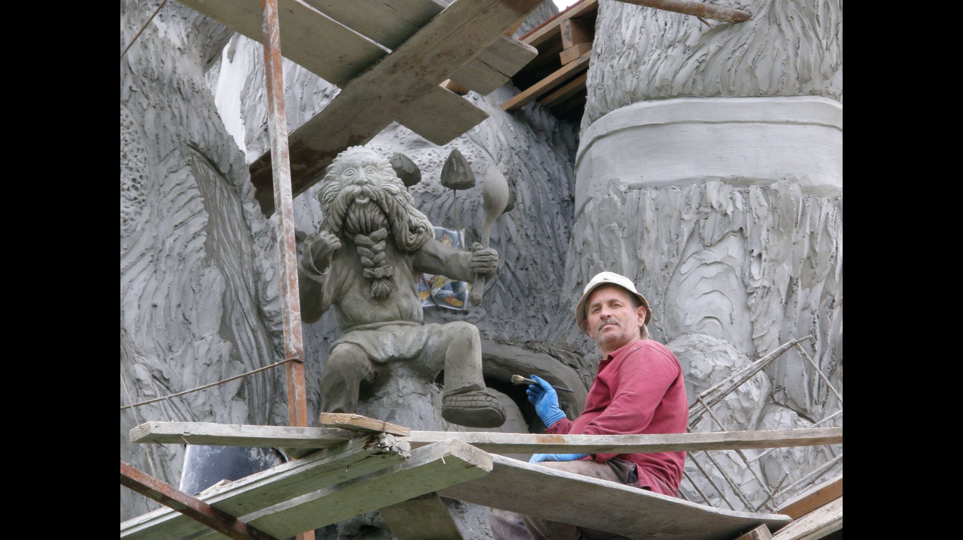 оформление дачи дорожки цветники.техно  гараж.из  арт бетона